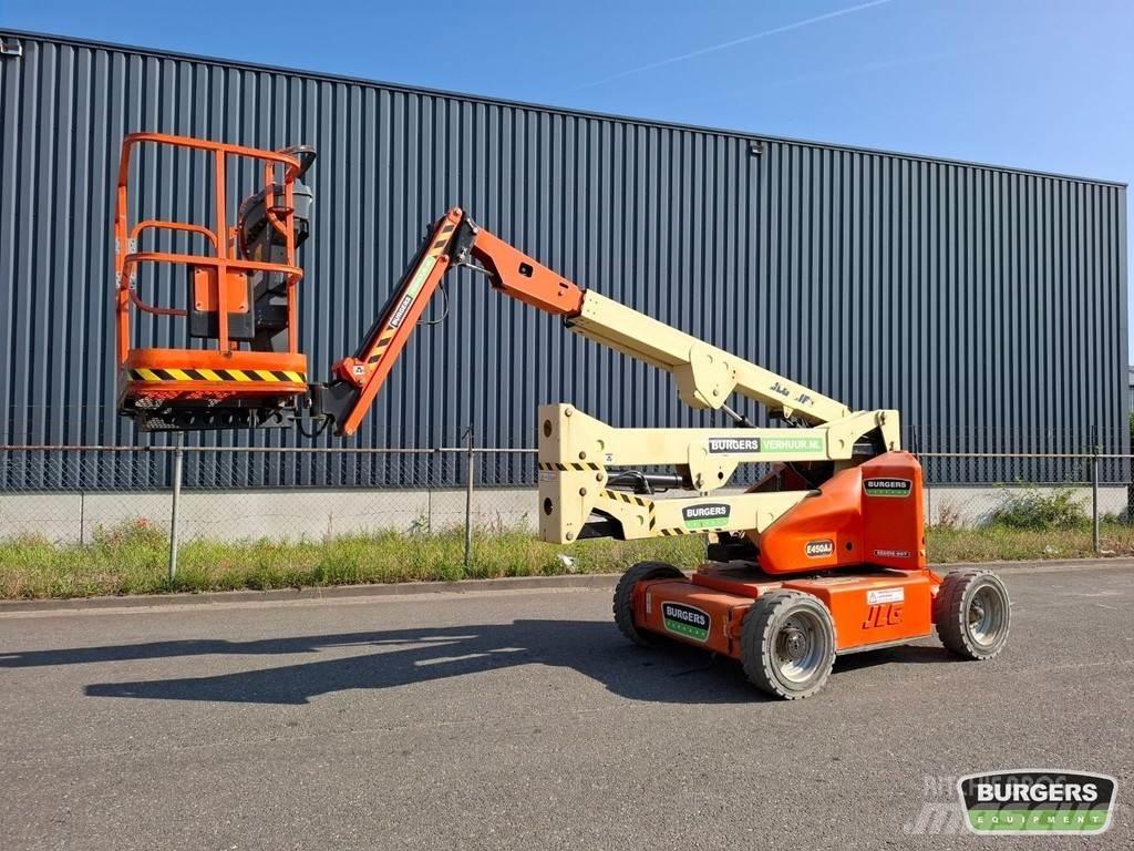 JLG E450 AJ Iseliikuvad poomtõstukid