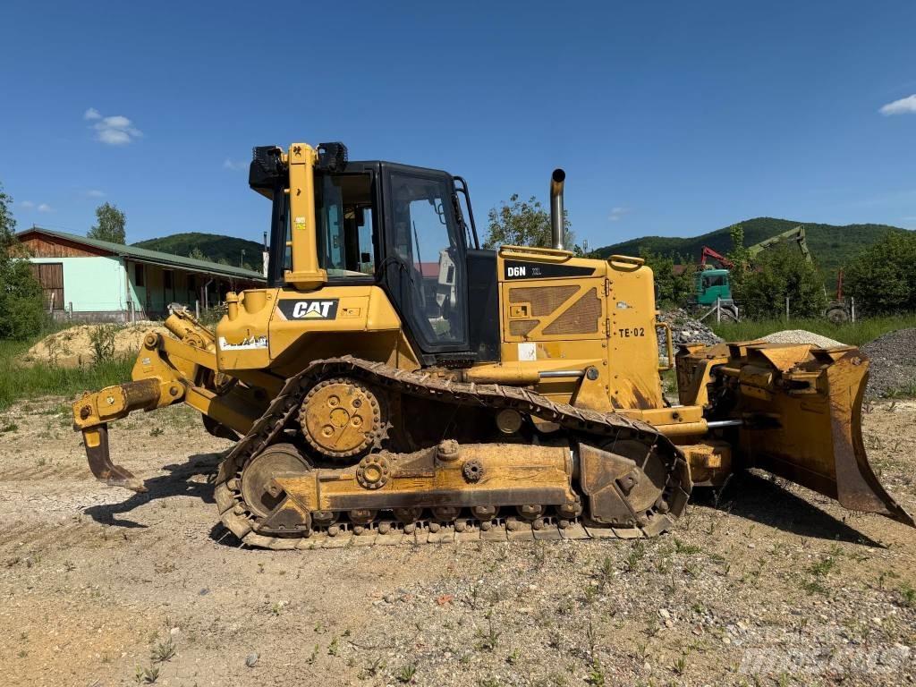 CAT D6N XL Buldooserid