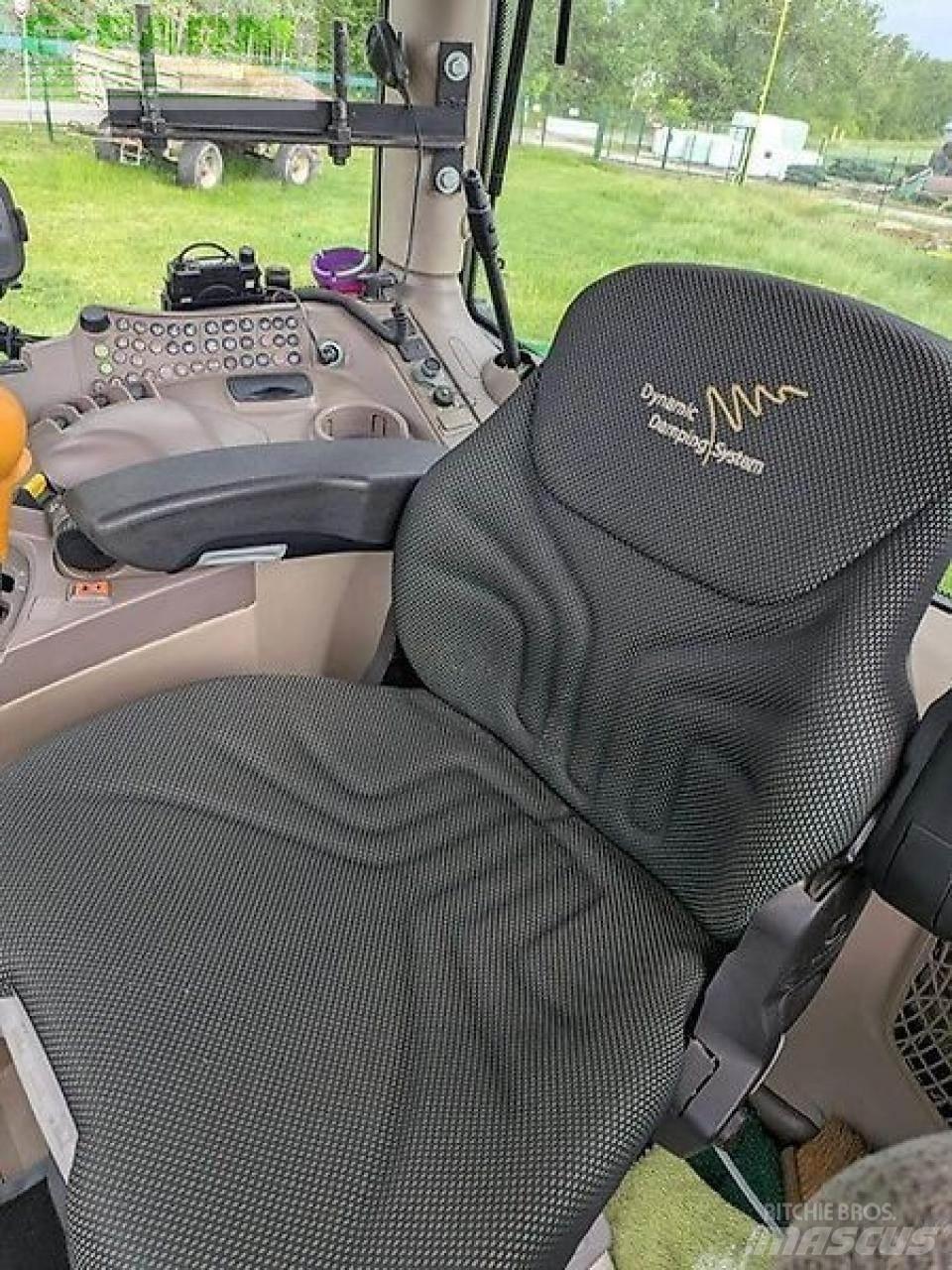 John Deere 6215 r Traktorid