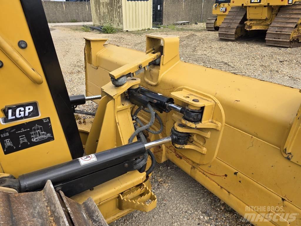 CAT D 3 LGP Buldooserid