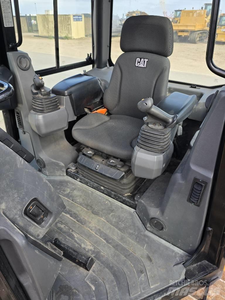 CAT D 3 LGP Buldooserid