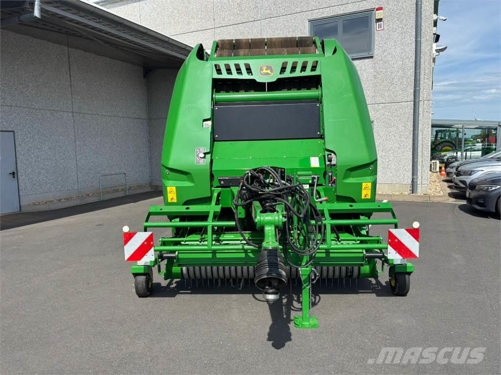 John Deere V451M Ruloonpressid