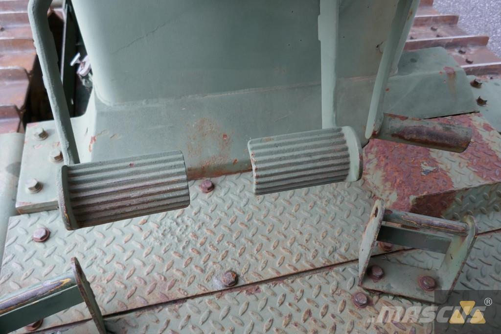 CAT D7G Ex-army Buldooserid