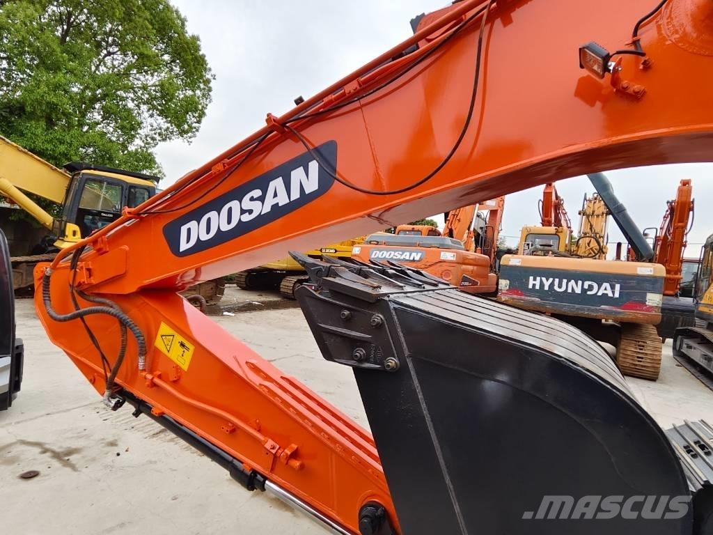 Doosan DX 225 LC Roomikekskavaatorid
