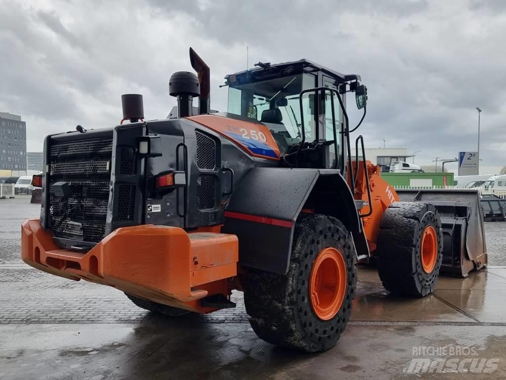 Hitachi ZW 250 Rataslaadurid