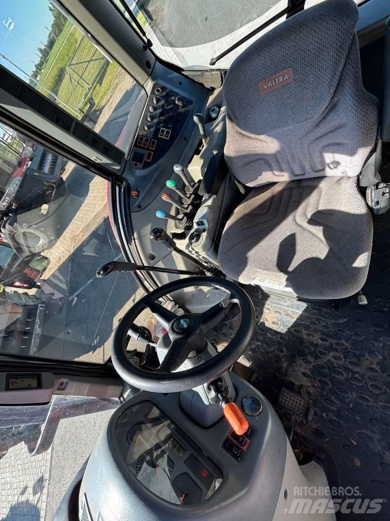 Valtra T 193 Traktorid