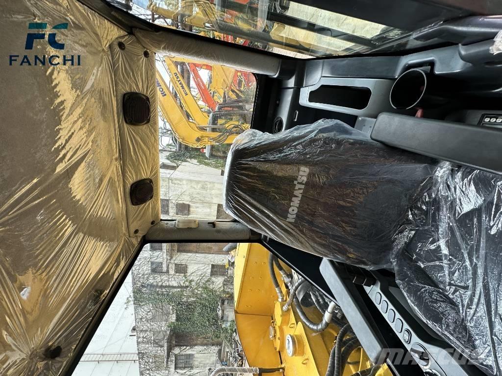 Komatsu PC 70 Roomikekskavaatorid