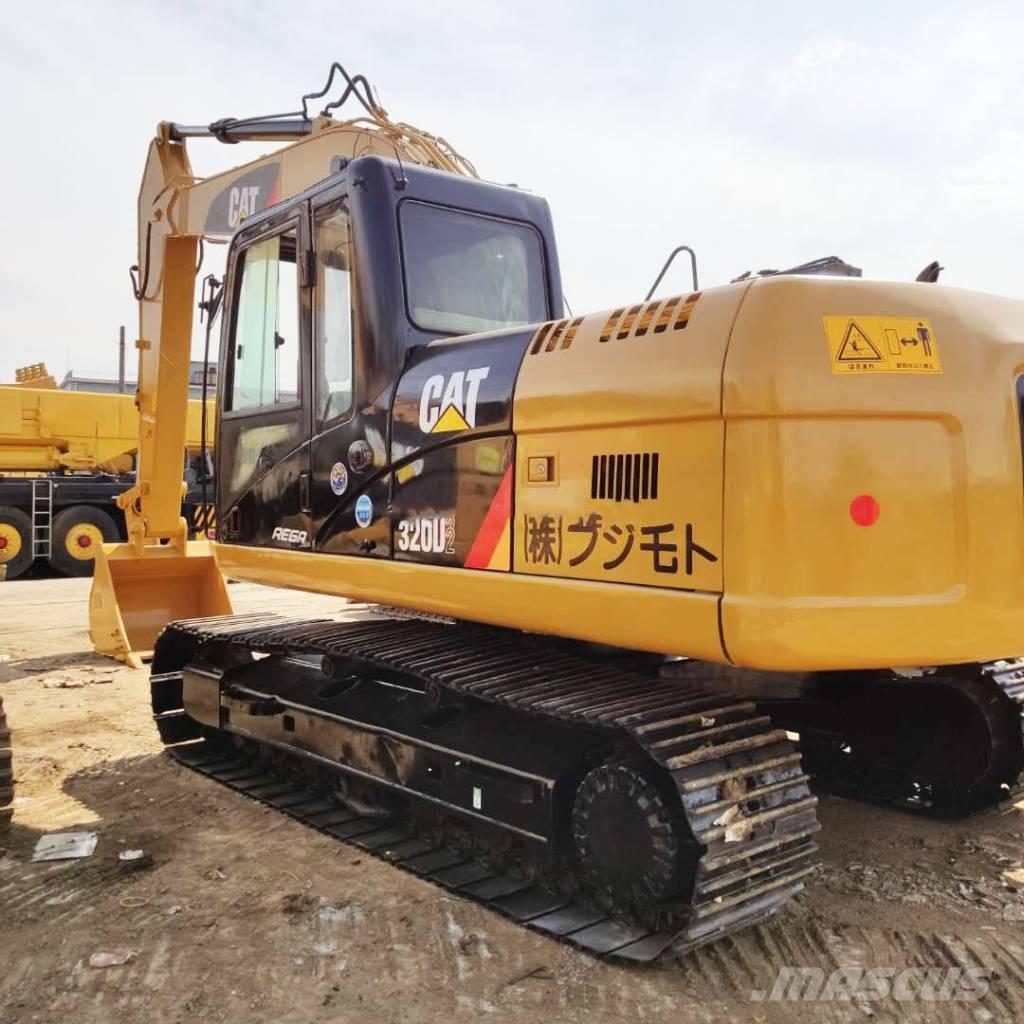 CAT 320D Roomikekskavaatorid