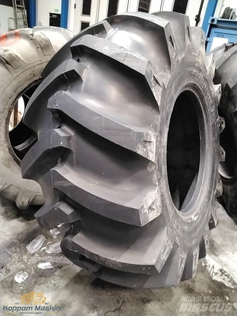 Nokian Trs 30,5-32 Rehvid, rattad ja veljed