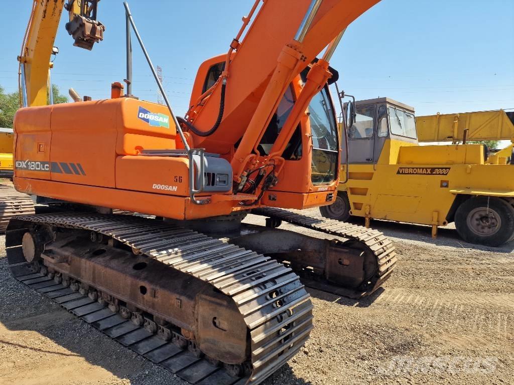 Doosan DX 180 LC Roomikekskavaatorid