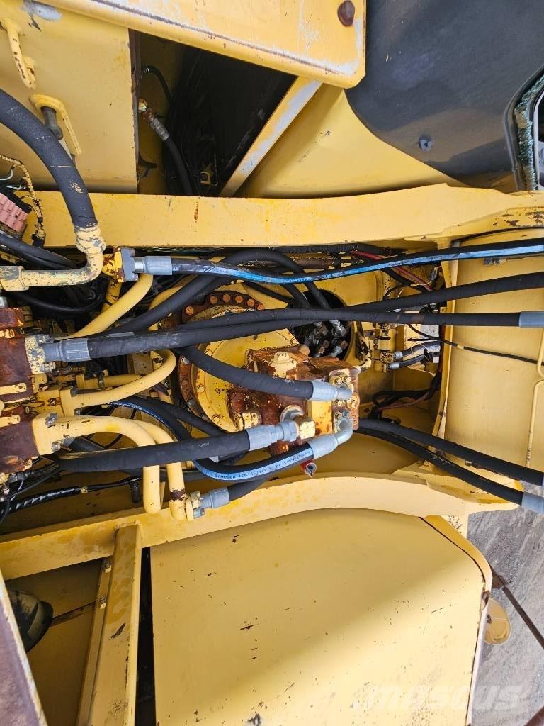 Komatsu PC 300 LC-7L Roomikekskavaatorid