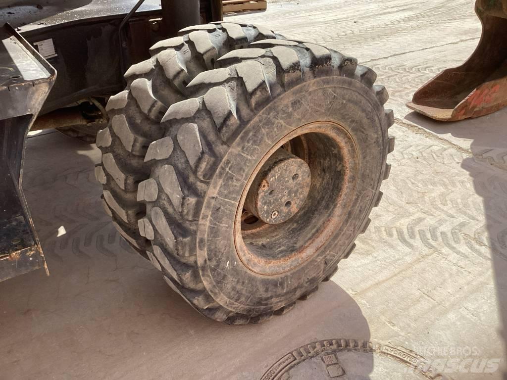 Komatsu PW 160-7E0 Ratasekskavaatorid