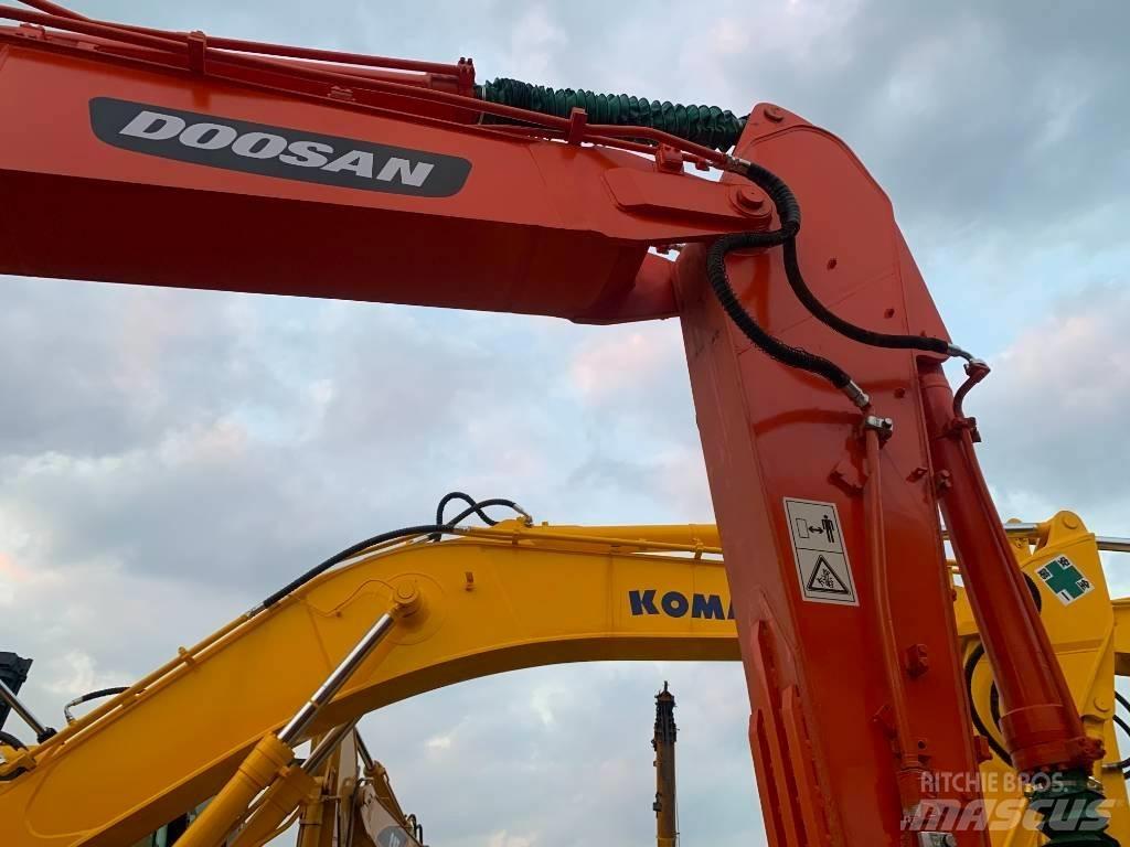 Doosan DX 225 LC Roomikekskavaatorid