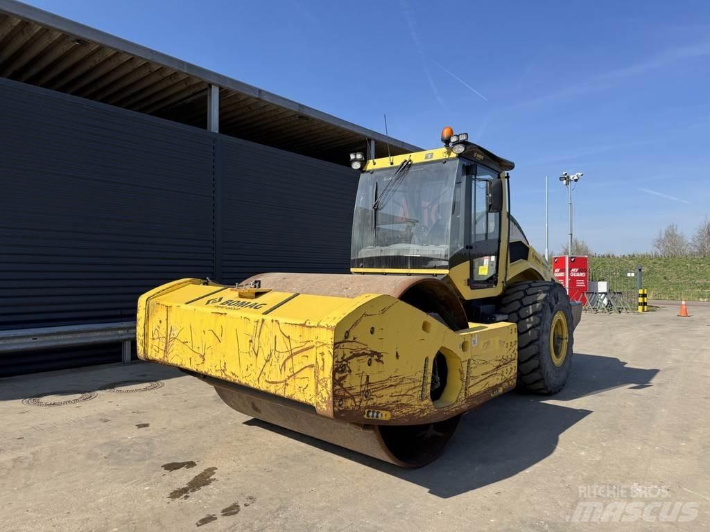 Bomag BW 226 BVC-5 Ühe trumliga rullid