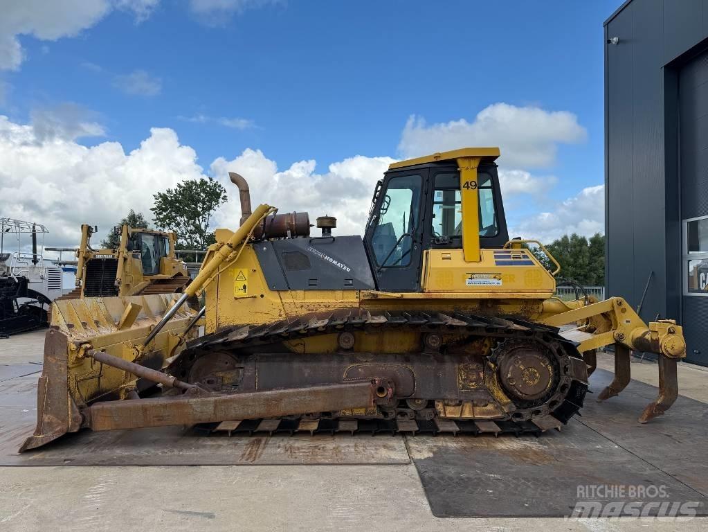 Komatsu D 65 PX-12 Buldooserid