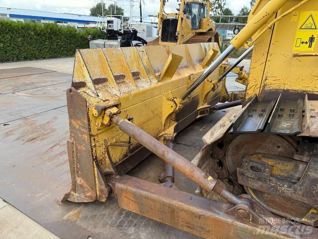 Komatsu D 65 PX-12 Buldooserid
