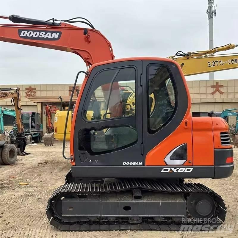 Doosan DX 80 Väikeekskavaatorid 7t-12t