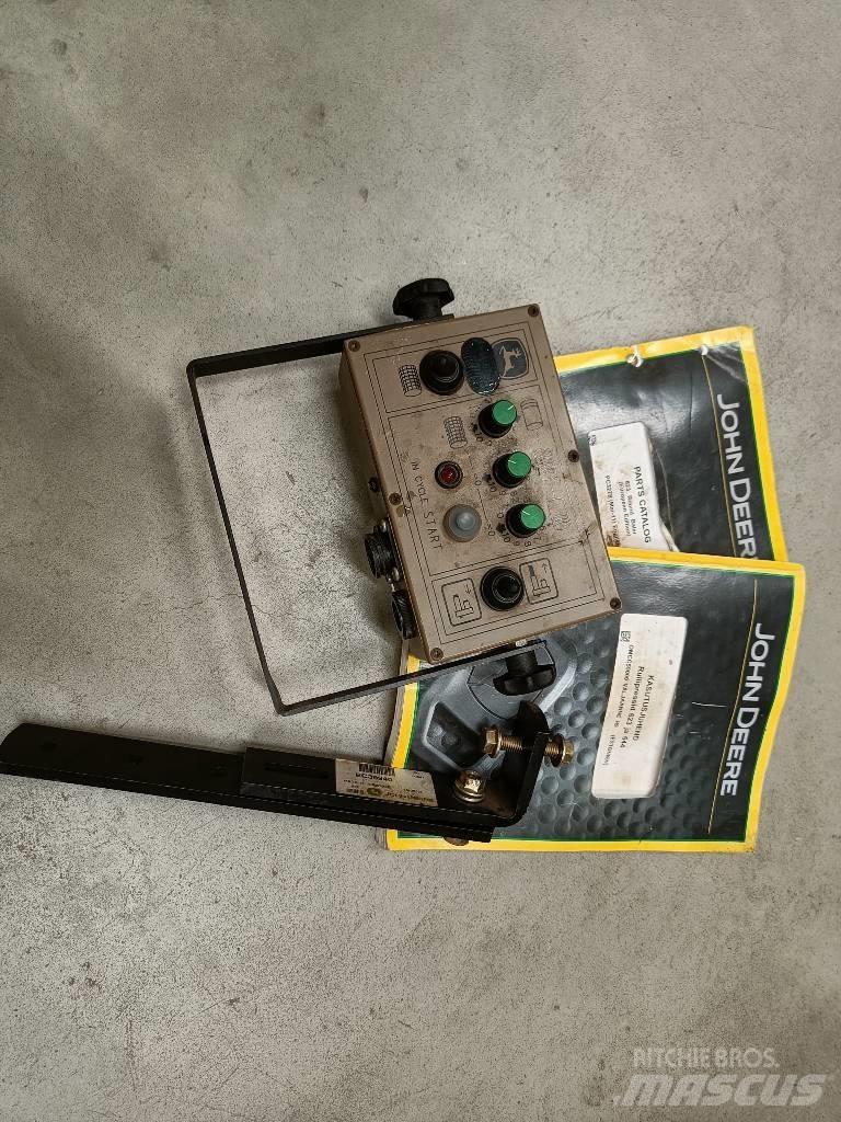 John Deere 623N Ruloonpressid