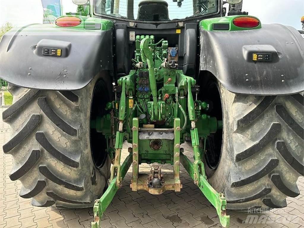 John Deere 6215 r Traktorid