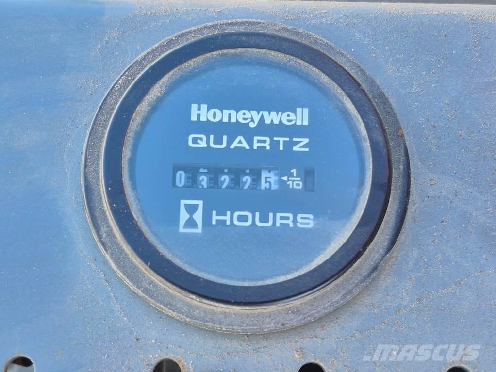 SkyJack SJ 4632 Käärtõstukid