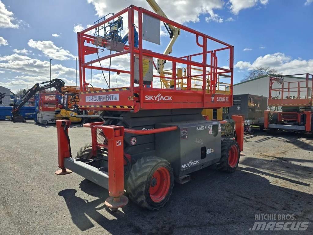 SkyJack SJ 6832 RT Käärtõstukid