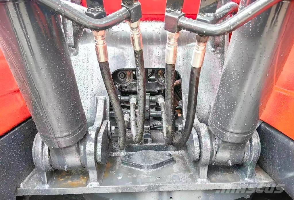 Doosan DX 140 Roomikekskavaatorid