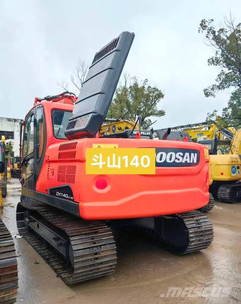 Doosan DX 140 Roomikekskavaatorid