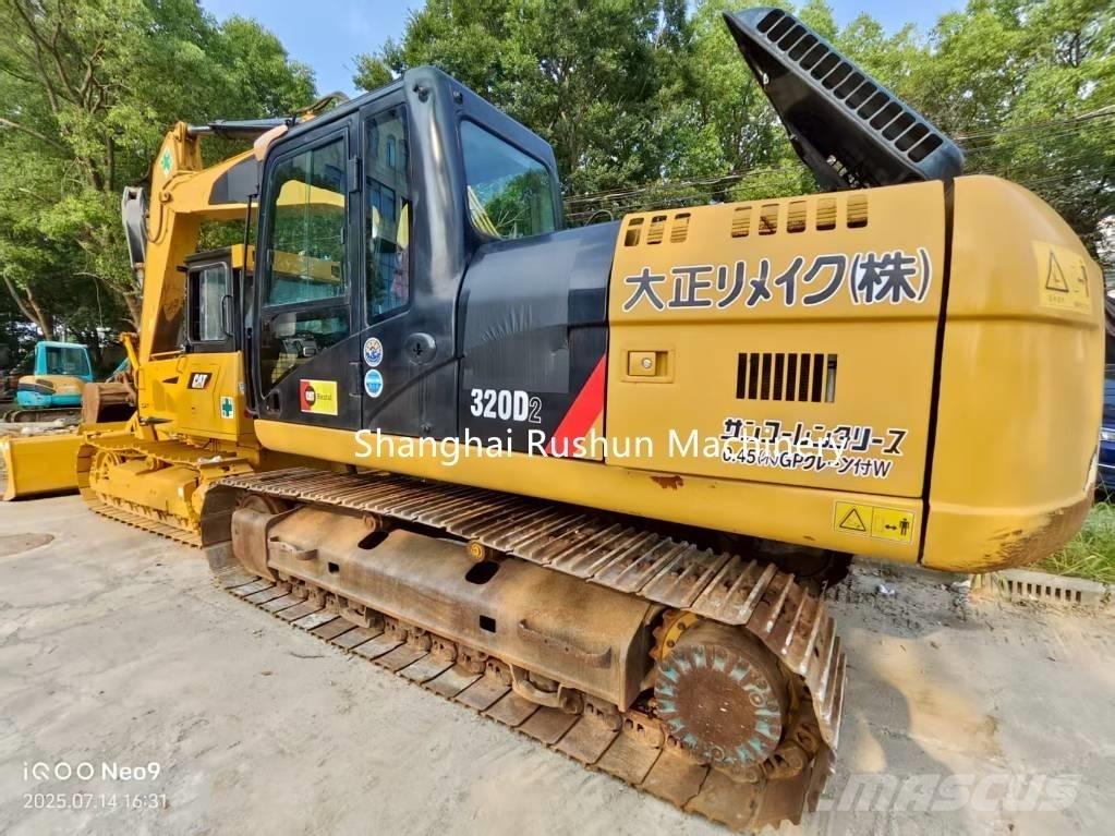 CAT 320 D Roomikekskavaatorid