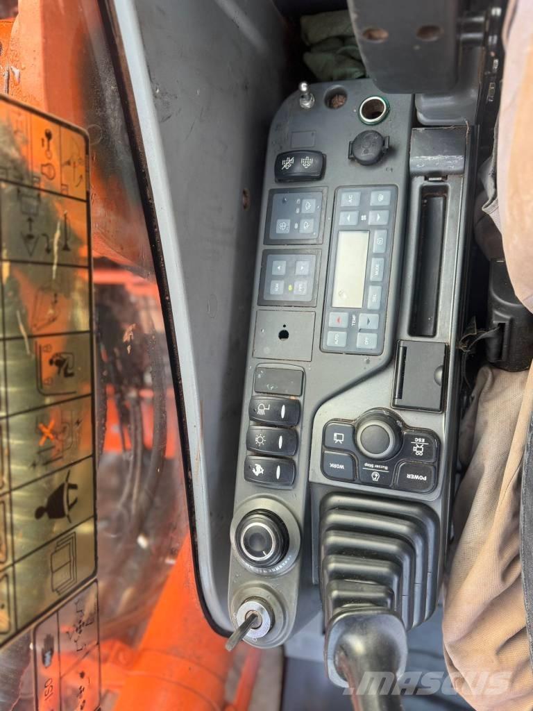 Doosan DX 225 LC Roomikekskavaatorid