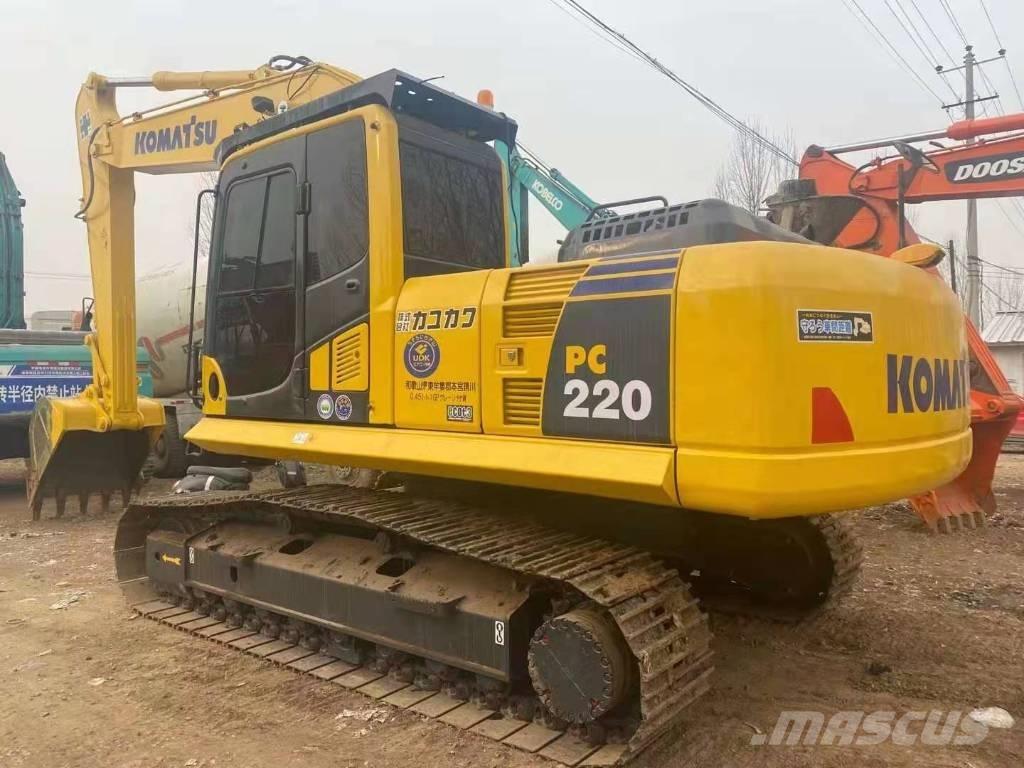 Komatsu PC 220-8 Roomikekskavaatorid
