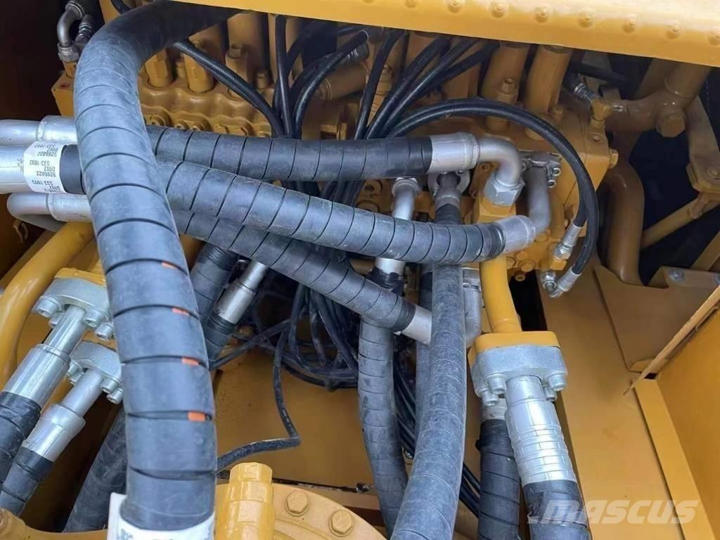 CAT 330 D Roomikekskavaatorid