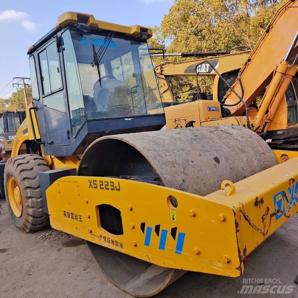 XCMG XS 143 J Ühe trumliga rullid
