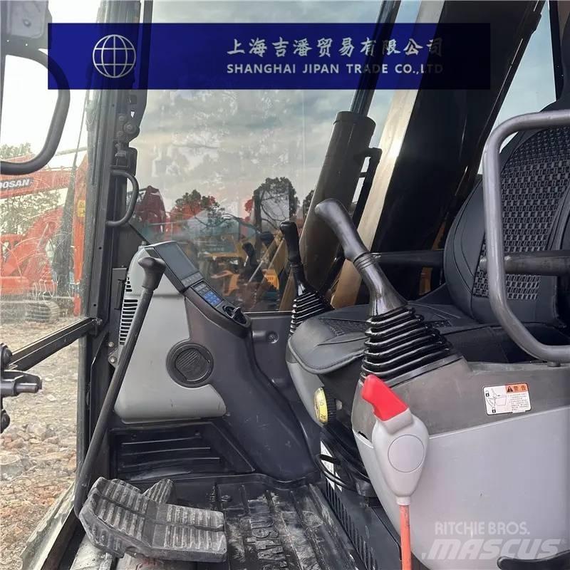 Komatsu PC 70 Roomikekskavaatorid