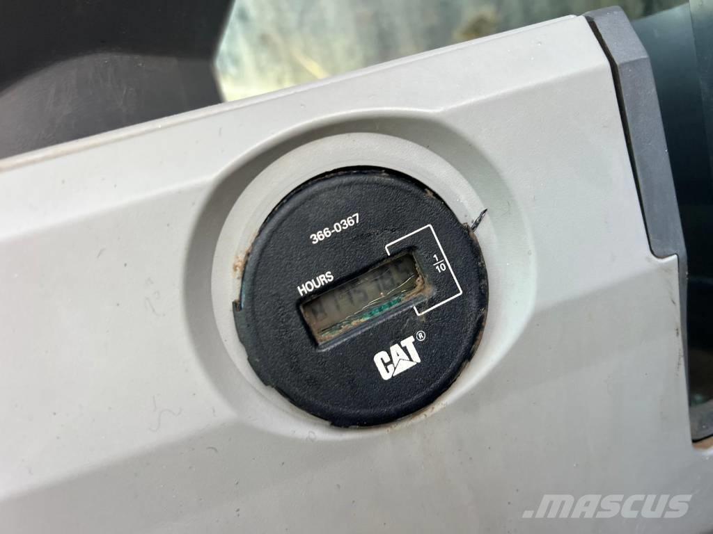 CAT 390 F L Roomikekskavaatorid