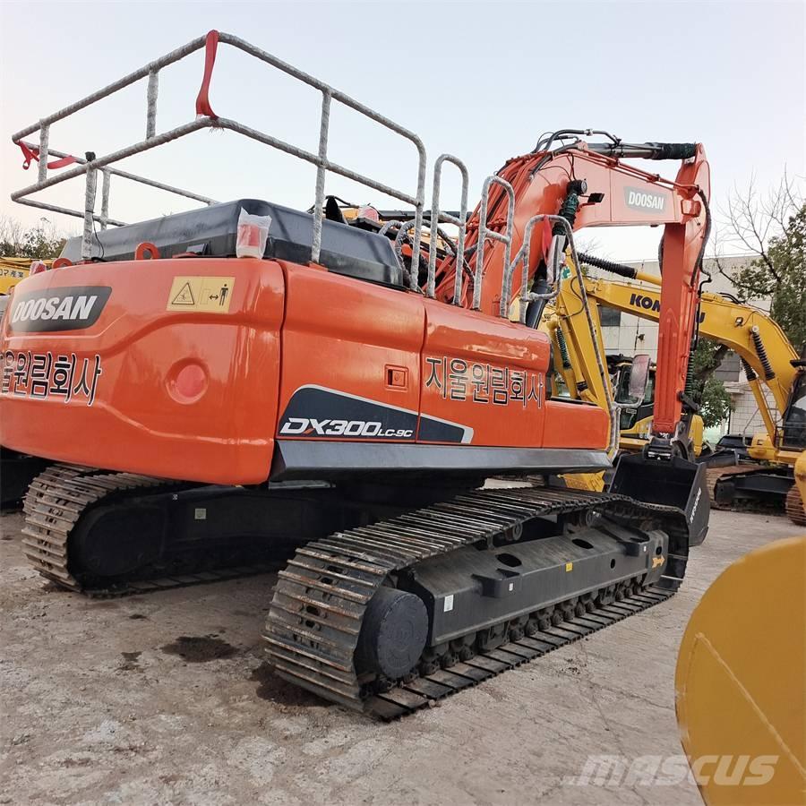 Doosan DX 300LC-9C Roomikekskavaatorid