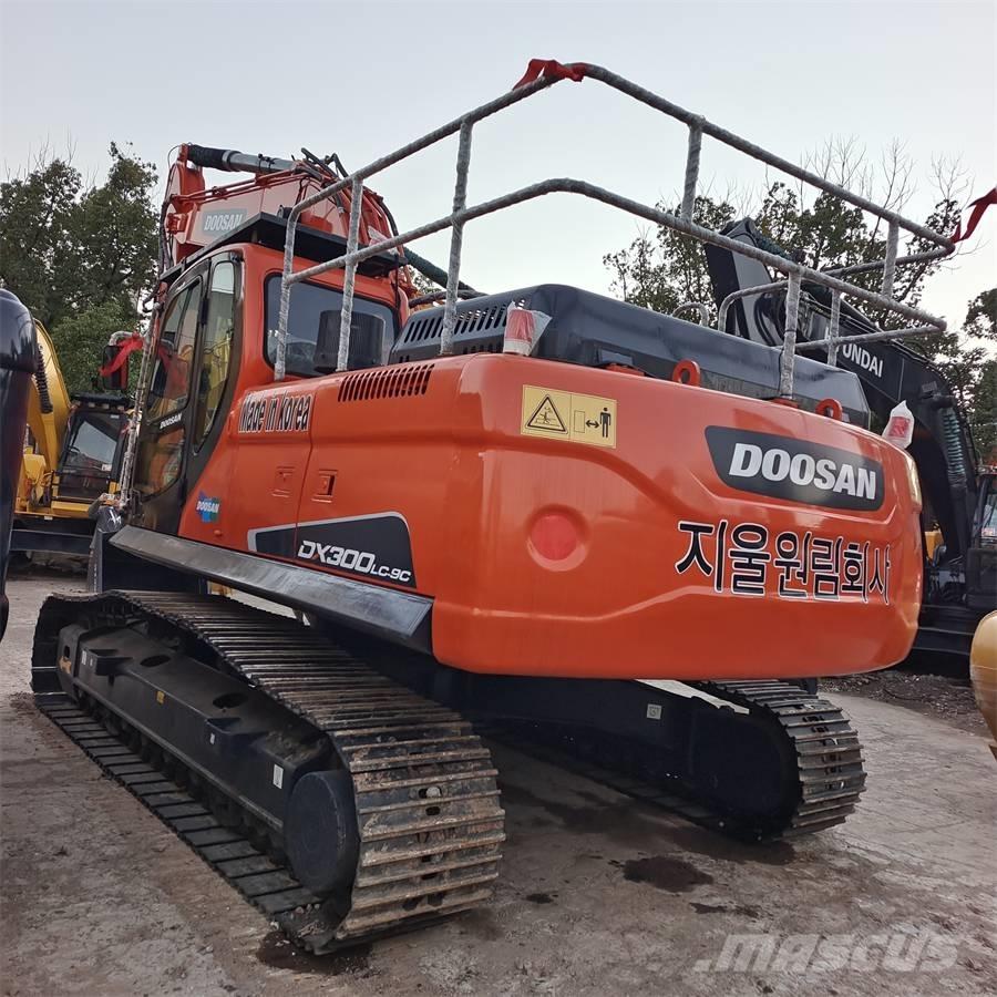 Doosan DX 300LC-9C Roomikekskavaatorid