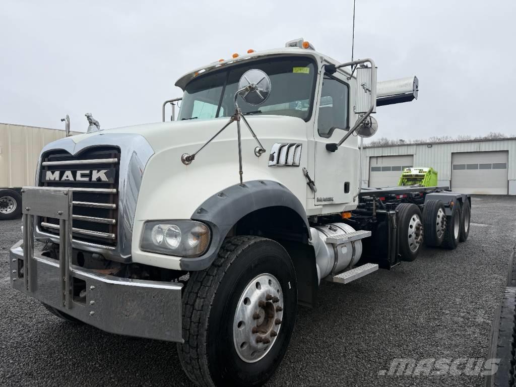 Mack Granite Prügiautod