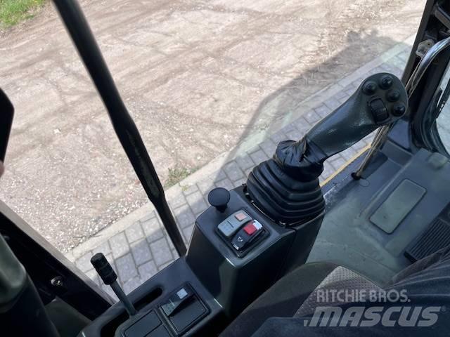 CAT M 315 D Ratasekskavaatorid