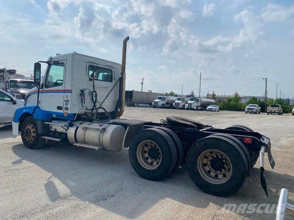 Volvo VNL Sadulveokid