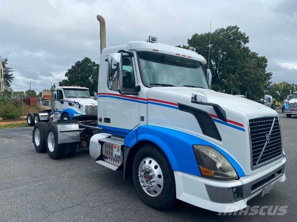 Volvo VNL Sadulveokid