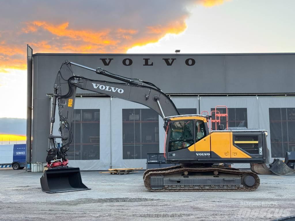 Volvo EC 250 EL Roomikekskavaatorid