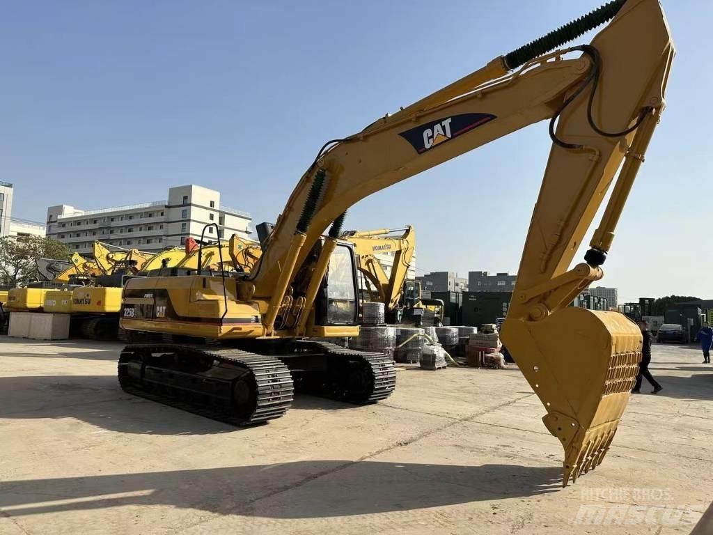 CAT 325 B Roomikekskavaatorid