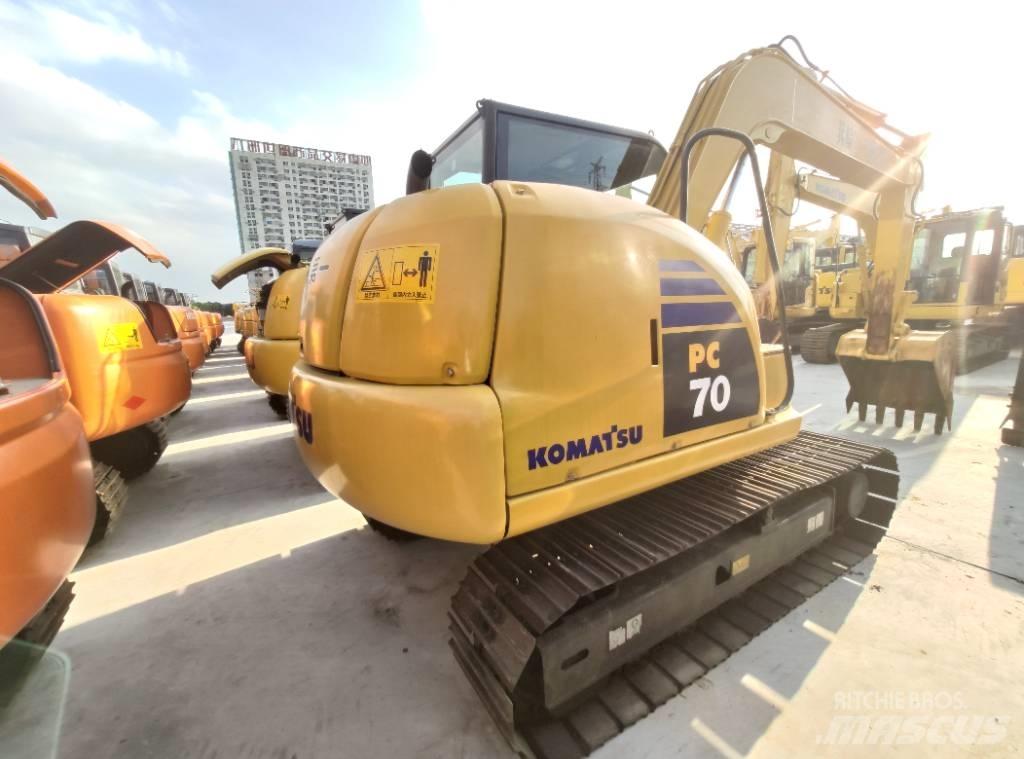Komatsu PC 70-8 Roomikekskavaatorid