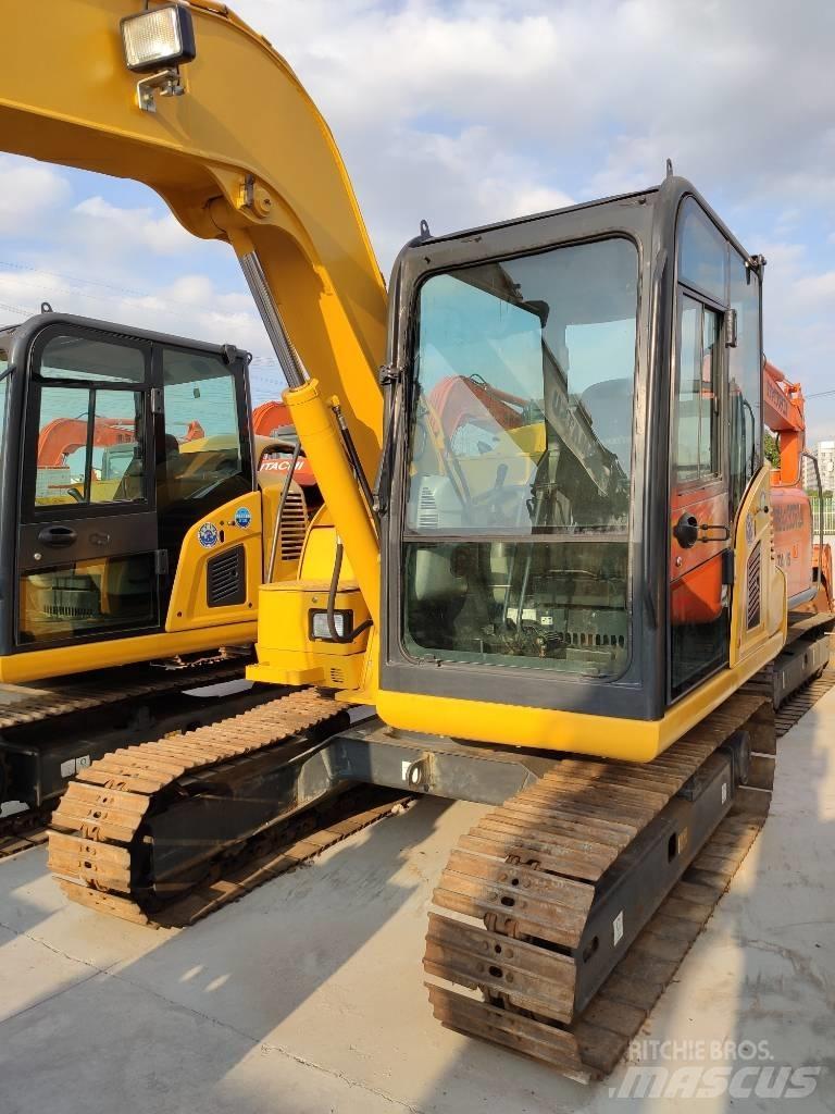 Komatsu PC 70-8 Roomikekskavaatorid