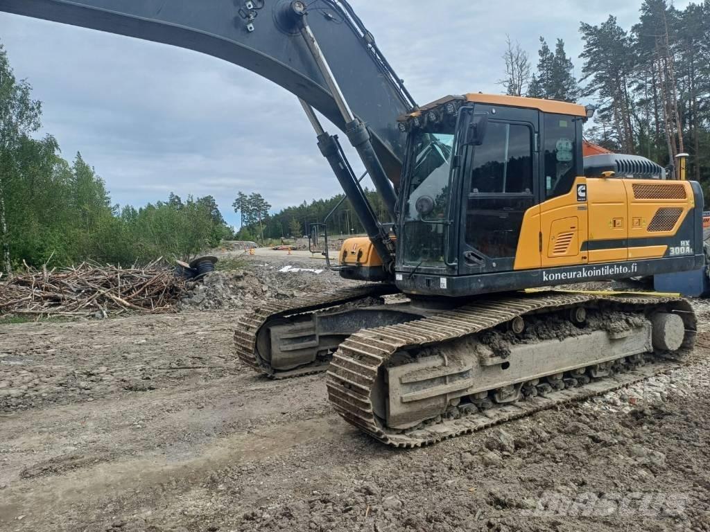 Hyundai HX 300 AL Roomikekskavaatorid