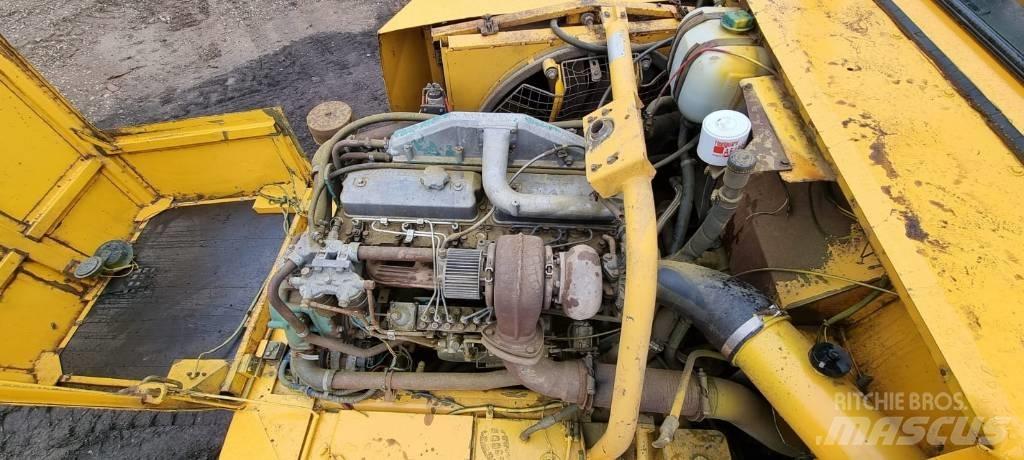 Volvo A 25 C 6x6 Liigendraamiga pinnaseveokid