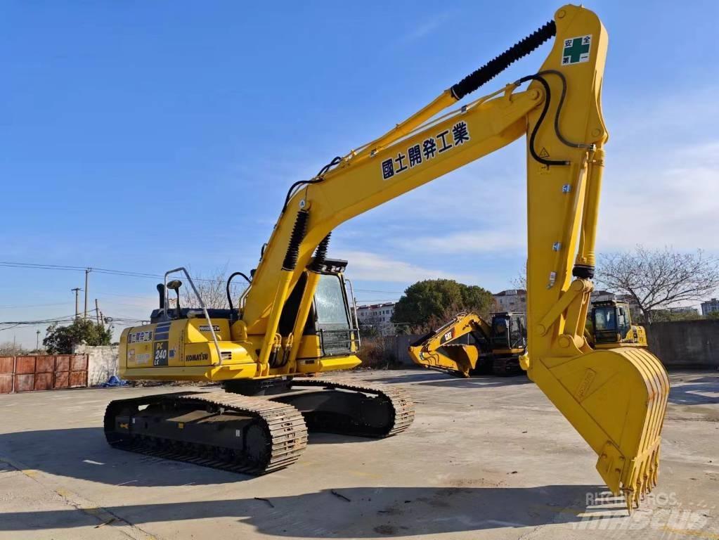 Komatsu PC 240-8 Roomikekskavaatorid