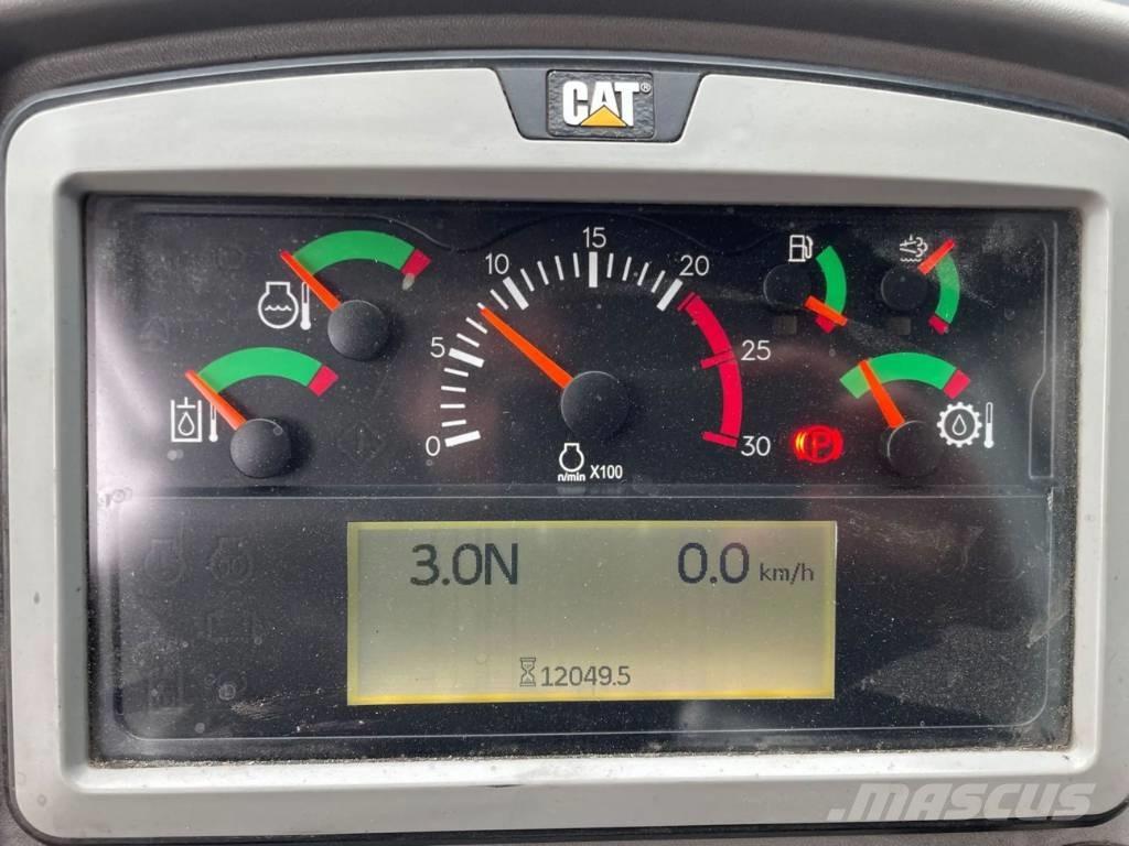 CAT 966M XE Rataslaadurid
