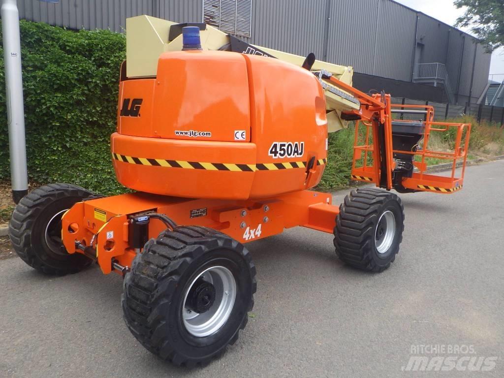 JLG 450AJ Iseliikuvad poomtõstukid