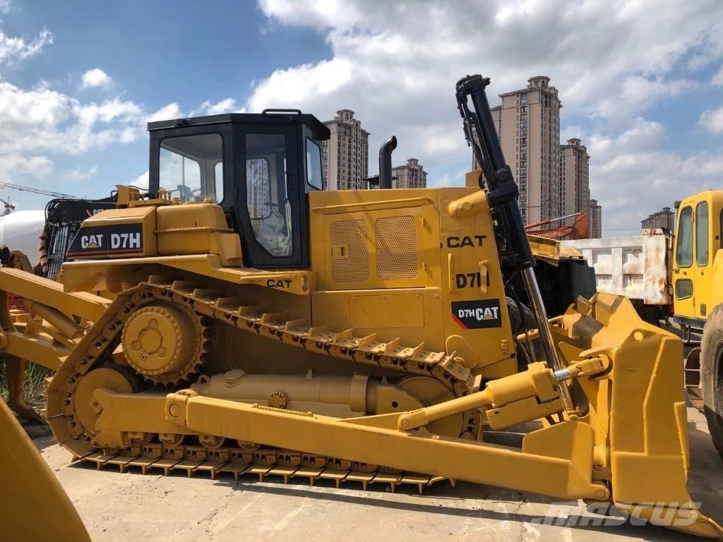 CAT D 7 H Buldooserid